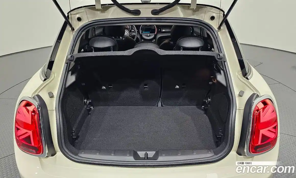 Mini Cooper 2019 2.0 Автомат в Москве № 134584, фото 12