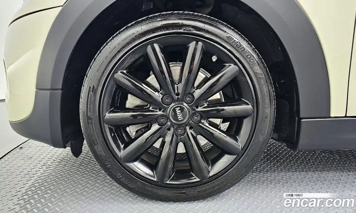 Mini Cooper 2019 2.0 Автомат в Москве № 134584, фото 13