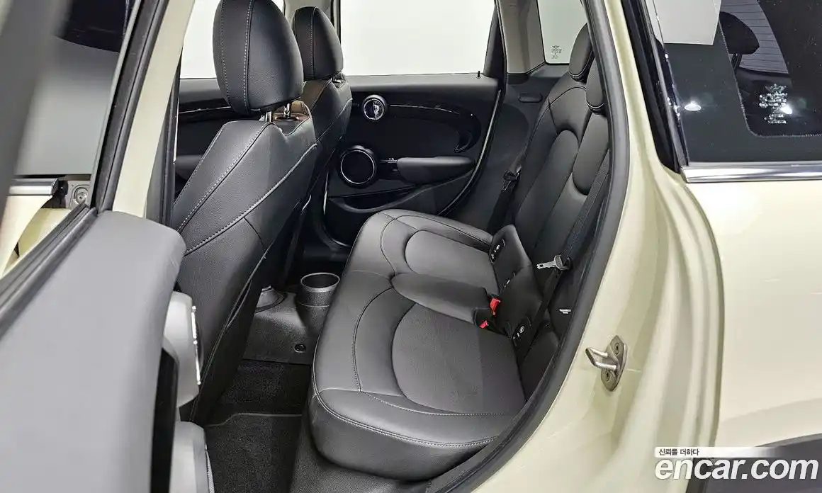 Mini Cooper 2019 2.0 Автомат в Москве № 134584, фото 4