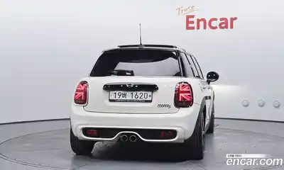 Mini Cooper 2019 2.0 Автомат в Москве № 134584, миниатюра 6