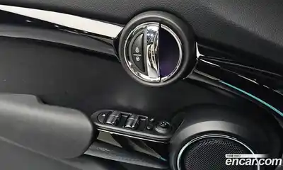 Mini Cooper 2019 2.0 Автомат в Москве № 134584, миниатюра 7
