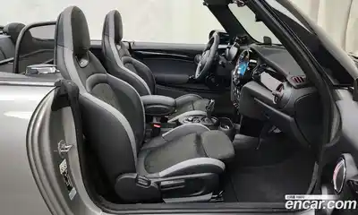 Mini Cooper Convertible 2024 2.0 Автомат в Москве № 136634, миниатюра 11