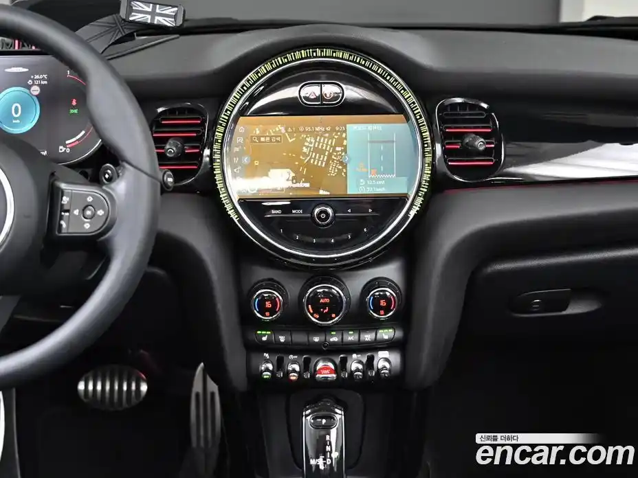 Mini Cooper Convertible 2024 2.0 Автомат в Москве № 136634, фото 14