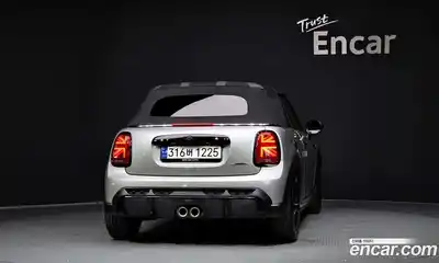 Mini Cooper Convertible 2024 2.0 Автомат в Москве № 136634, миниатюра 4
