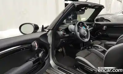 Mini Cooper Convertible 2024 2.0 Автомат в Москве № 136634, миниатюра 10