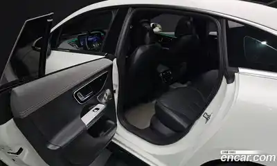 Mercedes-Benz EQE 2023 0.3 Автомат в Москве № 137956, миниатюра 9