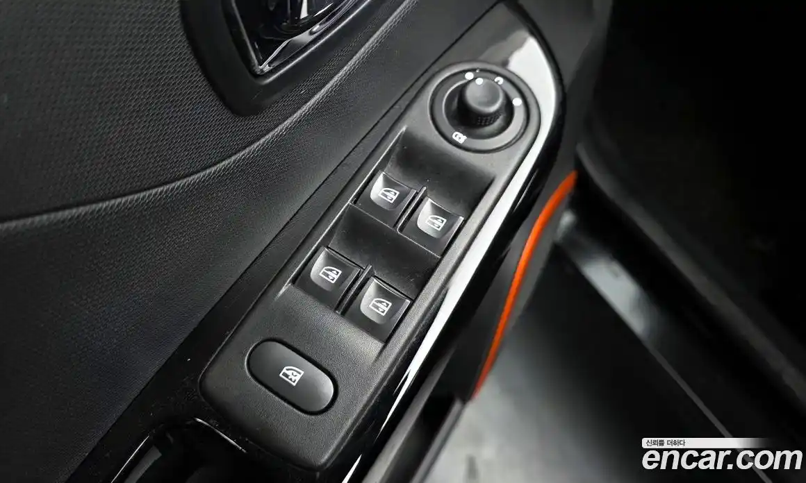 Renault QM3 2015 1.5 Автомат в Москве № 148540, фото 12