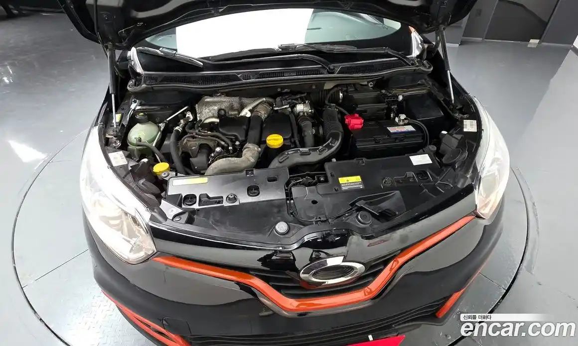 Renault QM3 2015 1.5 Автомат в Москве № 148540, фото 10