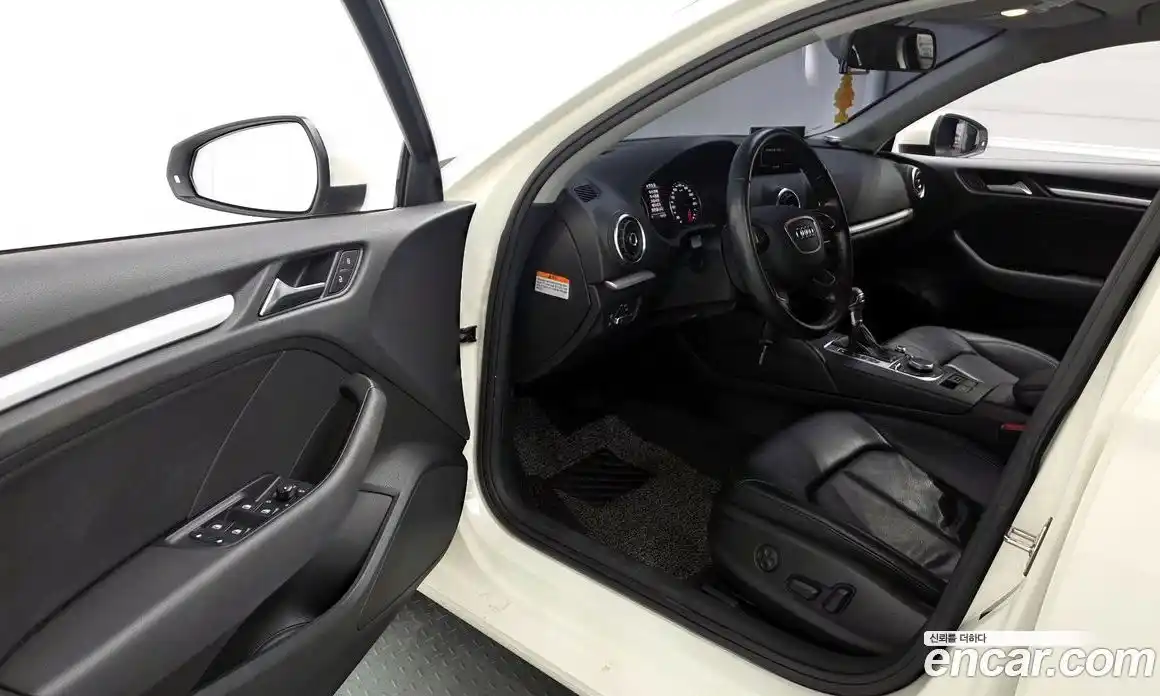 Audi A3 2015 1.6 Автомат в Москве № 149855, фото 16