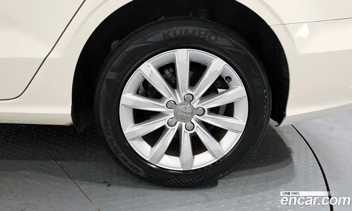 Audi A3 2015 1.6 Автомат в Москве № 149855, фото 19