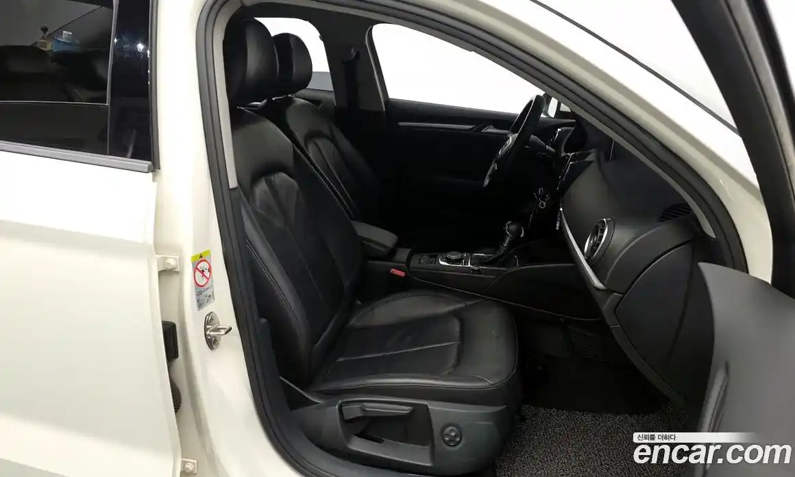 Audi A3 2015 1.6 Автомат в Москве № 149855, фото 10