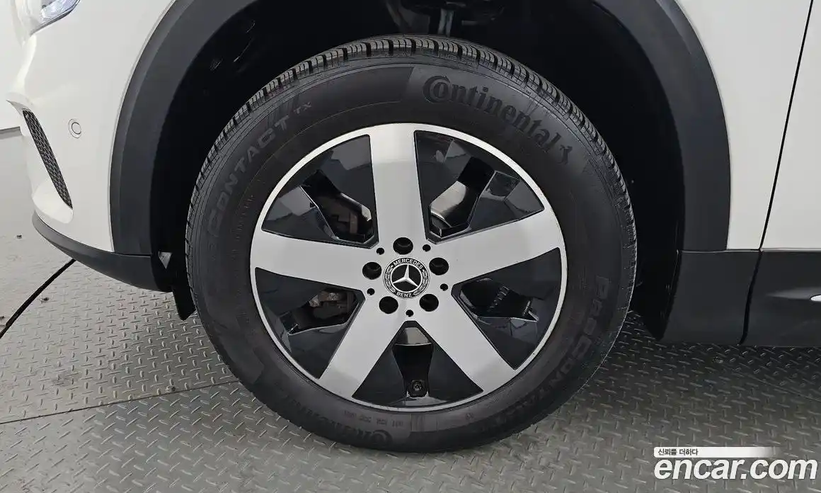 Mercedes-Benz GLB-Class 2020 2.0 Автомат в Москве № 160896, фото 4