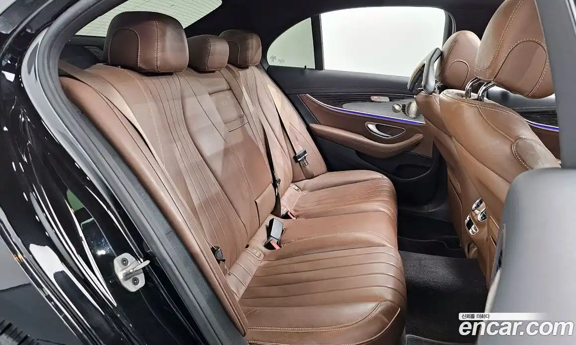 Mercedes-Benz E-Class 2021 3.0 Автомат в Москве № 161134, фото 3