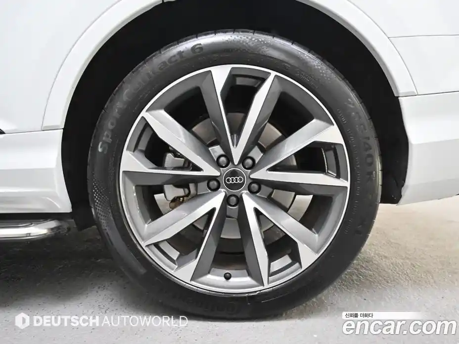 Audi Q7 2023 3.0 Автомат в Москве № 162878, фото 5