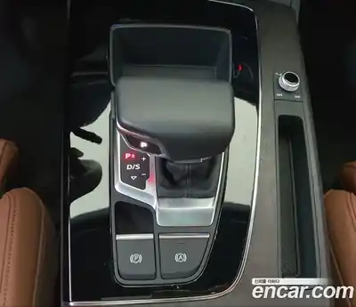 Audi Q5 2023 2.0 Автомат в Москве № 164033, миниатюра 9