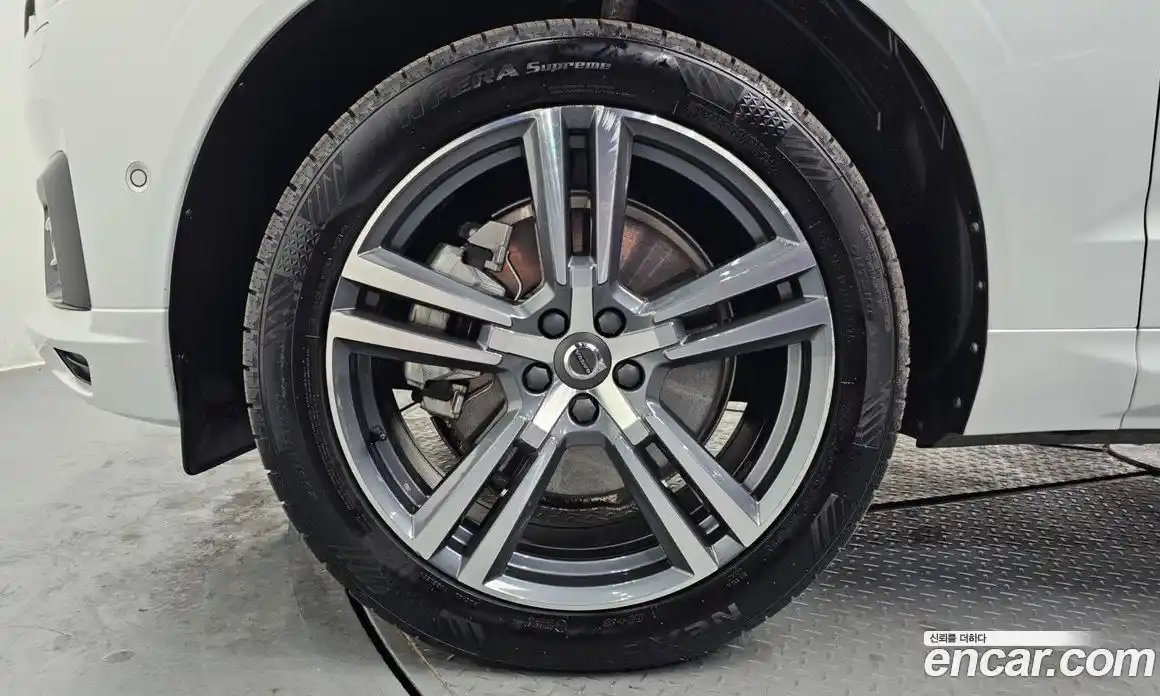 Volvo XC60 2021 2.0 Автомат в Москве № 164533, фото 5