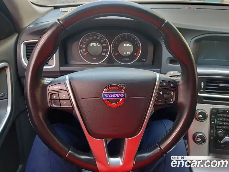 Volvo S60 2011 2.5 Автомат в Москве № 164877, фото 12