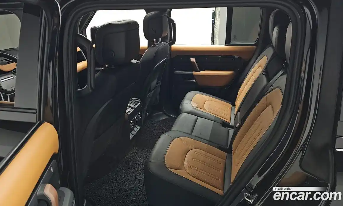 Land Rover Defender 2023 3.0 Автомат в Москве № 166198, фото 12