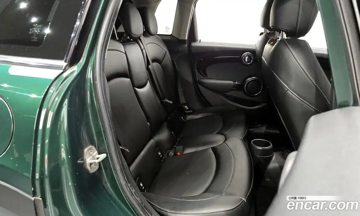 Mini Cooper 2015 1.5 Автомат в Москве № 167125, фото 12