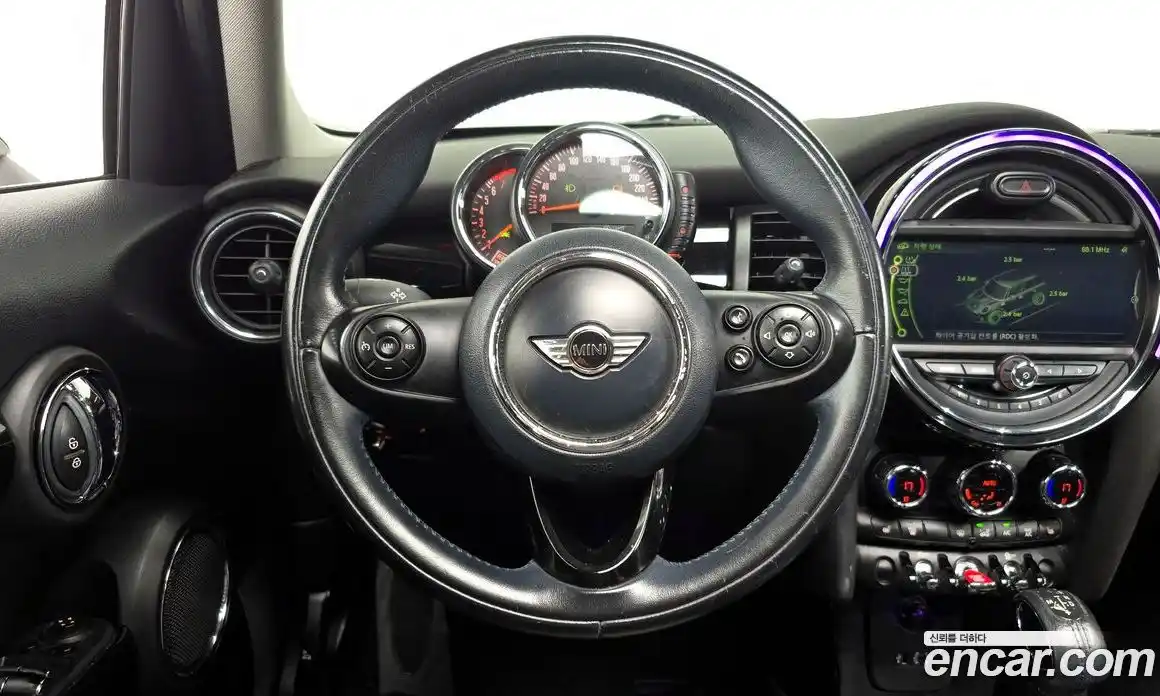 Mini Cooper 2015 1.5 Автомат в Москве № 167125, фото 13