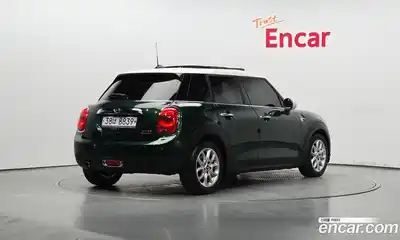 Mini Cooper 2015 1.5 Автомат в Москве № 167125, миниатюра 2