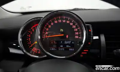 Mini Cooper 2015 1.5 Автомат в Москве № 167125, миниатюра 8