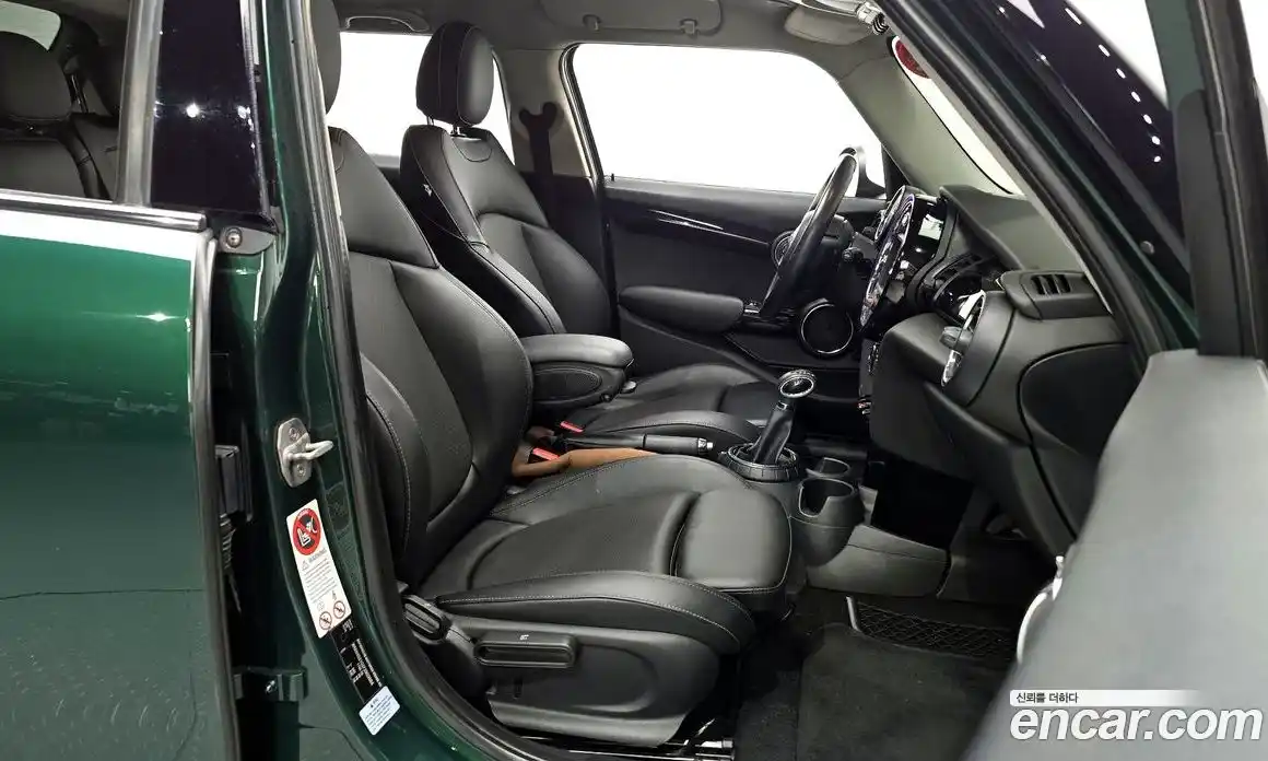 Mini Cooper 2015 1.5 Автомат в Москве № 167125, фото 10