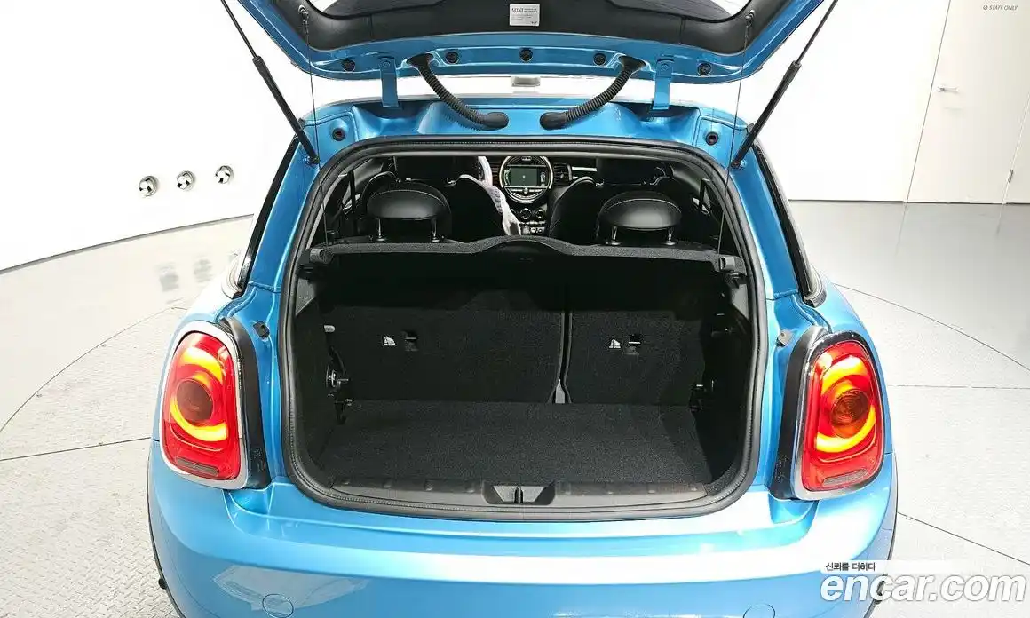 Mini Cooper 2017 1.5 Автомат в Москве № 167233, фото 13