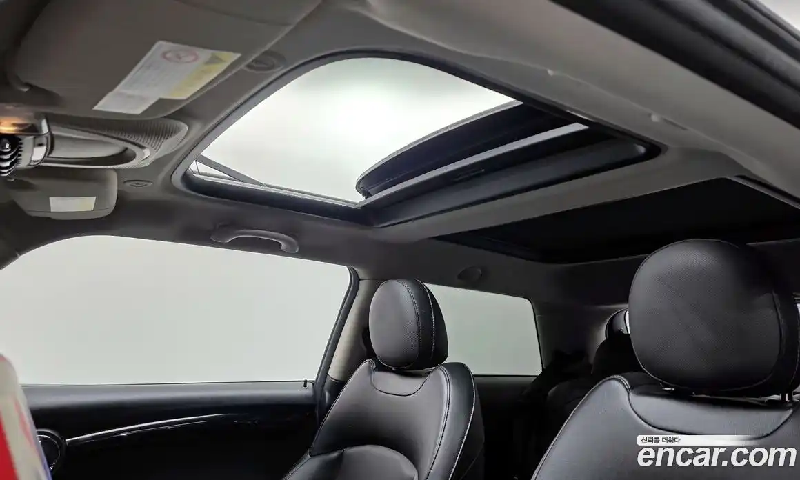 Mini Cooper 2017 1.5 Автомат в Москве № 167233, фото 19