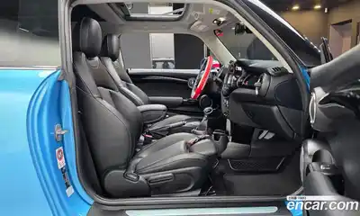 Mini Cooper 2017 1.5 Автомат в Москве № 167233, миниатюра 6