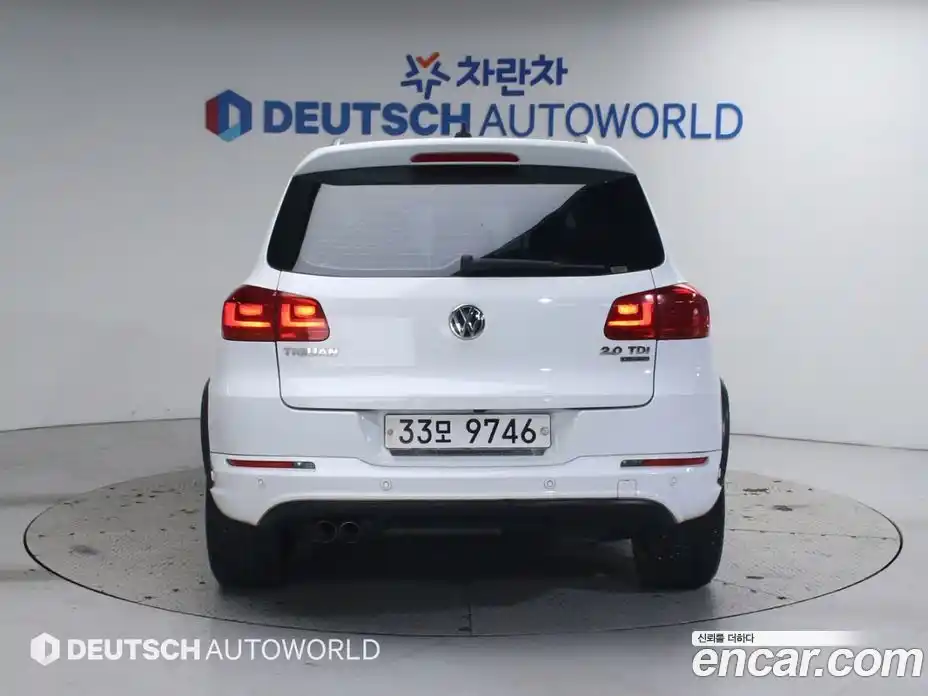 Volkswagen Tiguan 2014 2.0 Автомат в Москве № 168965, фото 4