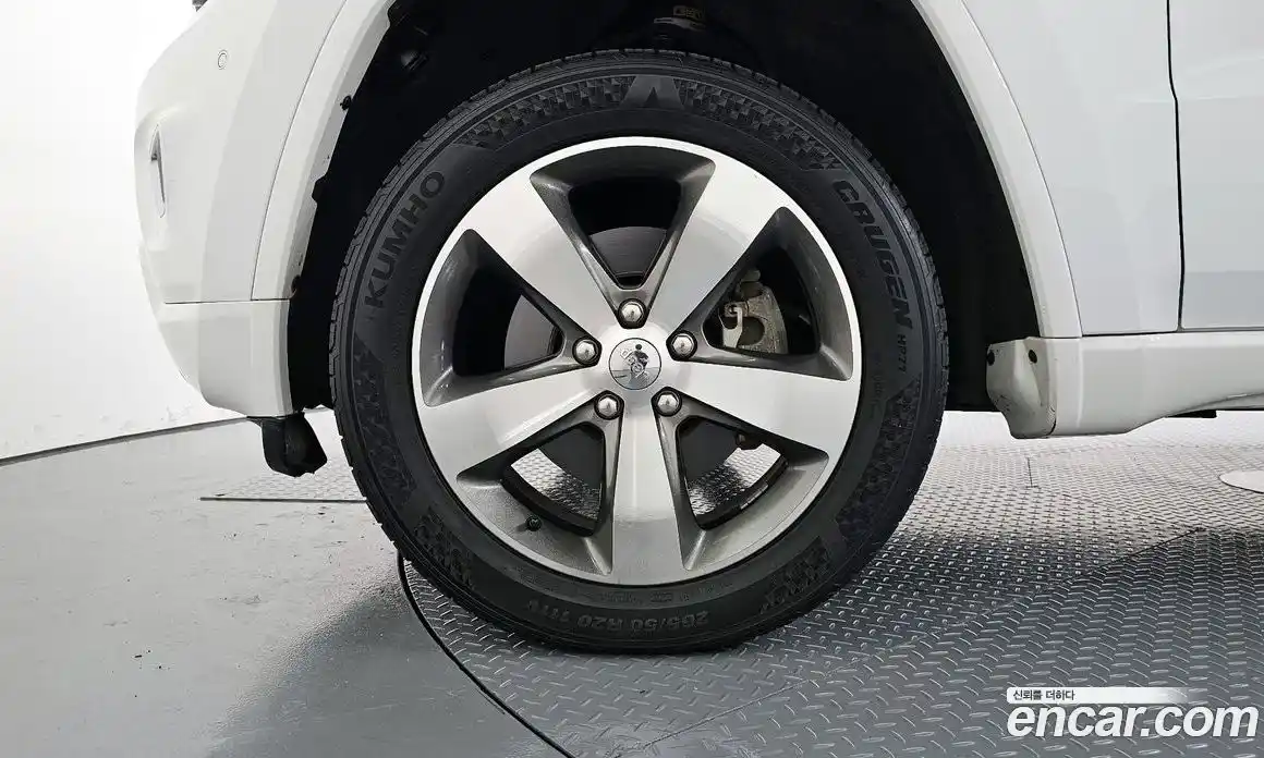 Jeep Cherokee 2015 3.6 Автомат в Москве № 169725, фото 11