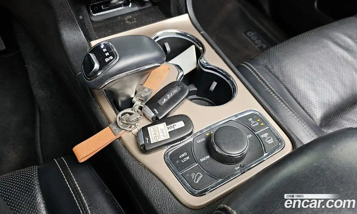 Jeep Cherokee 2015 3.6 Автомат в Москве № 169725, фото 15