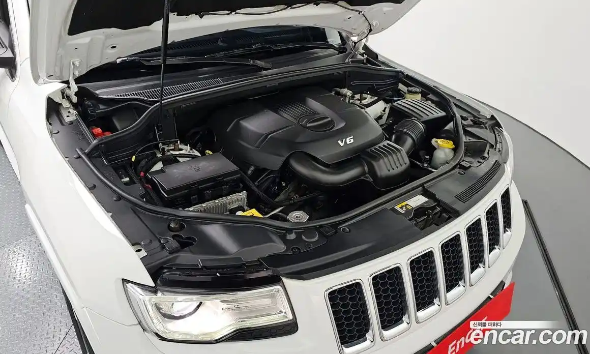 Jeep Cherokee 2015 3.6 Автомат в Москве № 169725, фото 16