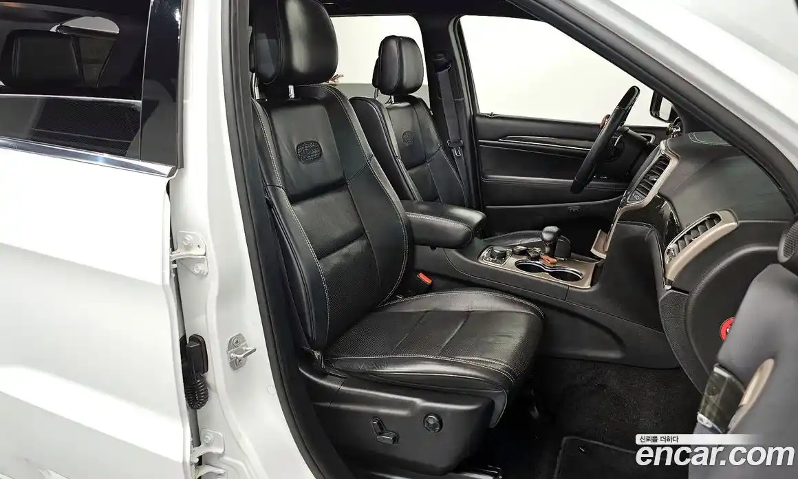 Jeep Cherokee 2015 3.6 Автомат в Москве № 169725, фото 17