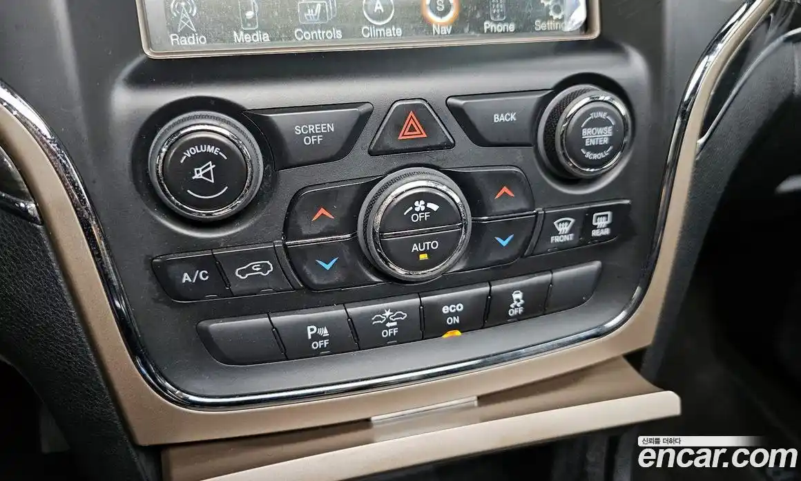 Jeep Cherokee 2015 3.6 Автомат в Москве № 169725, фото 10