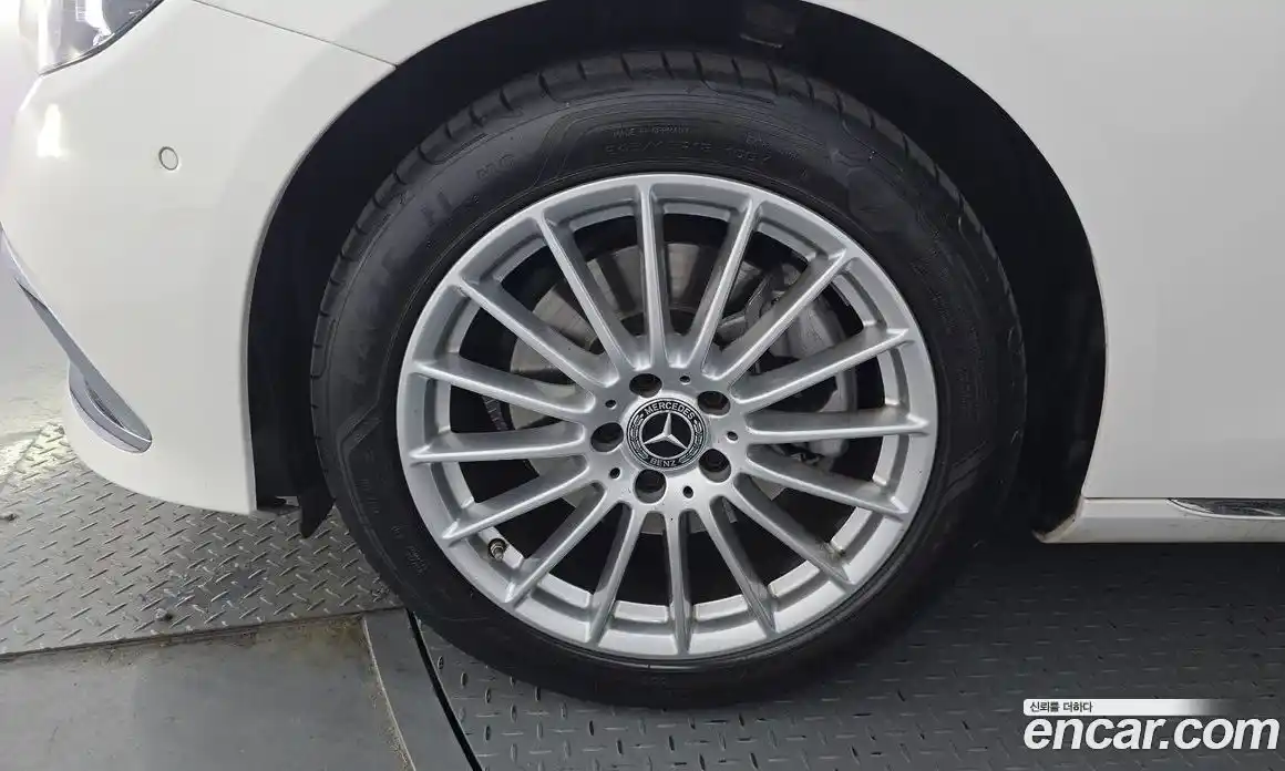 Mercedes-Benz E-Class 2023 2.0 Автомат в Москве № 173364, фото 16