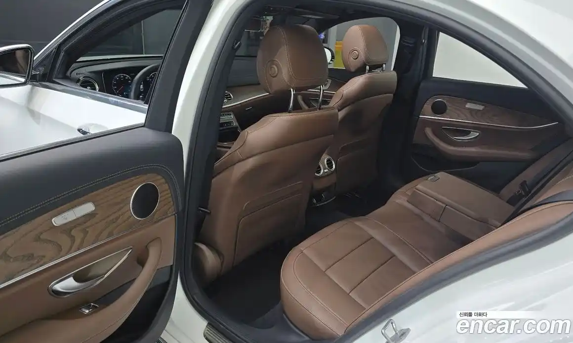 Mercedes-Benz E-Class 2023 2.0 Автомат в Москве № 173364, фото 5