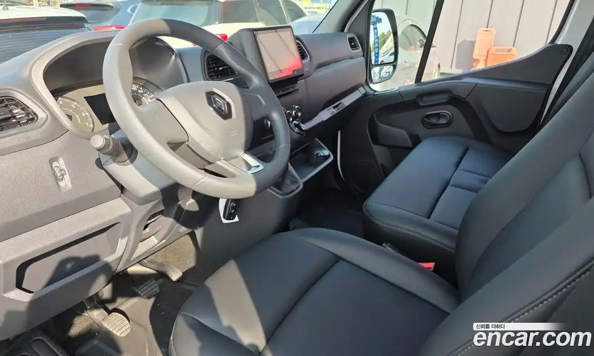Renault Master 2024 2.3 Механическая в Москве № 176207, фото 7