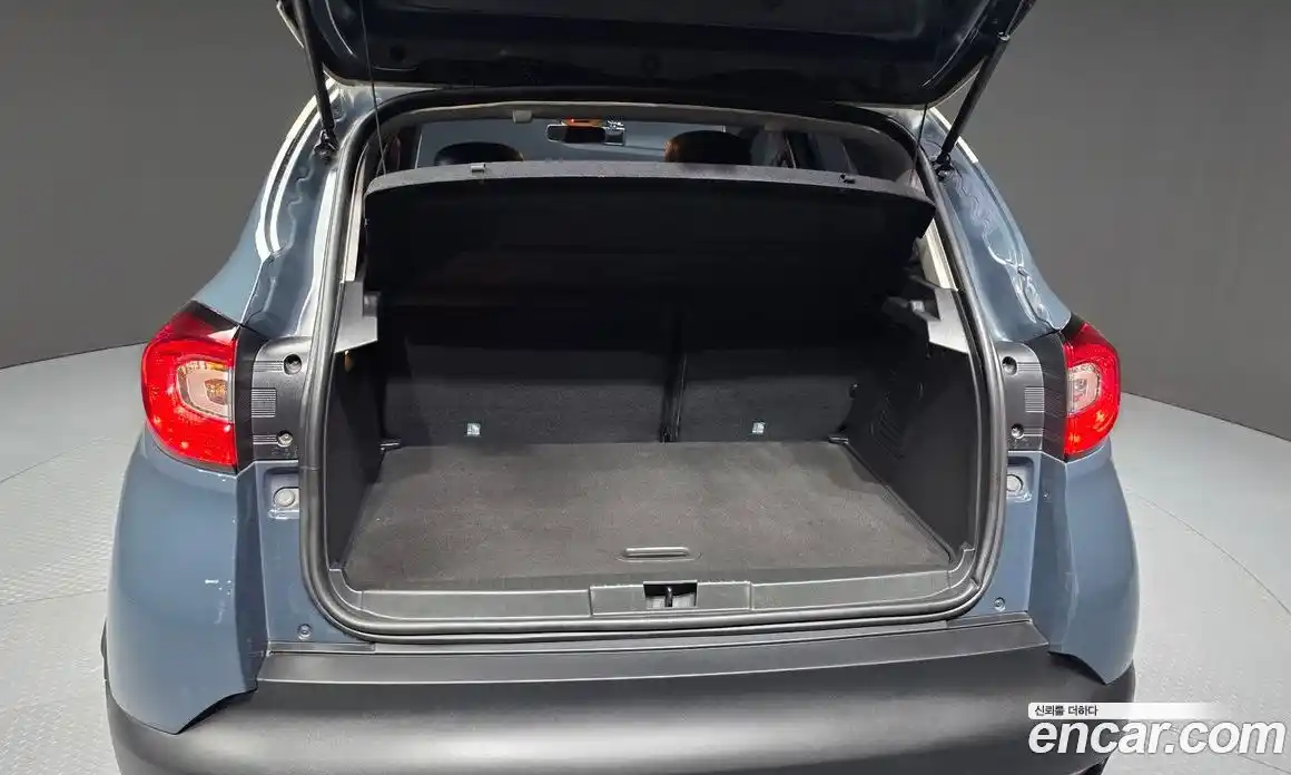 Renault QM3 2016 1.5 Автомат в Москве № 180060, фото 11