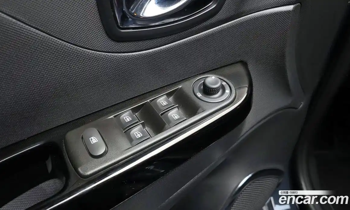 Renault QM3 2016 1.5 Автомат в Москве № 180060, фото 17