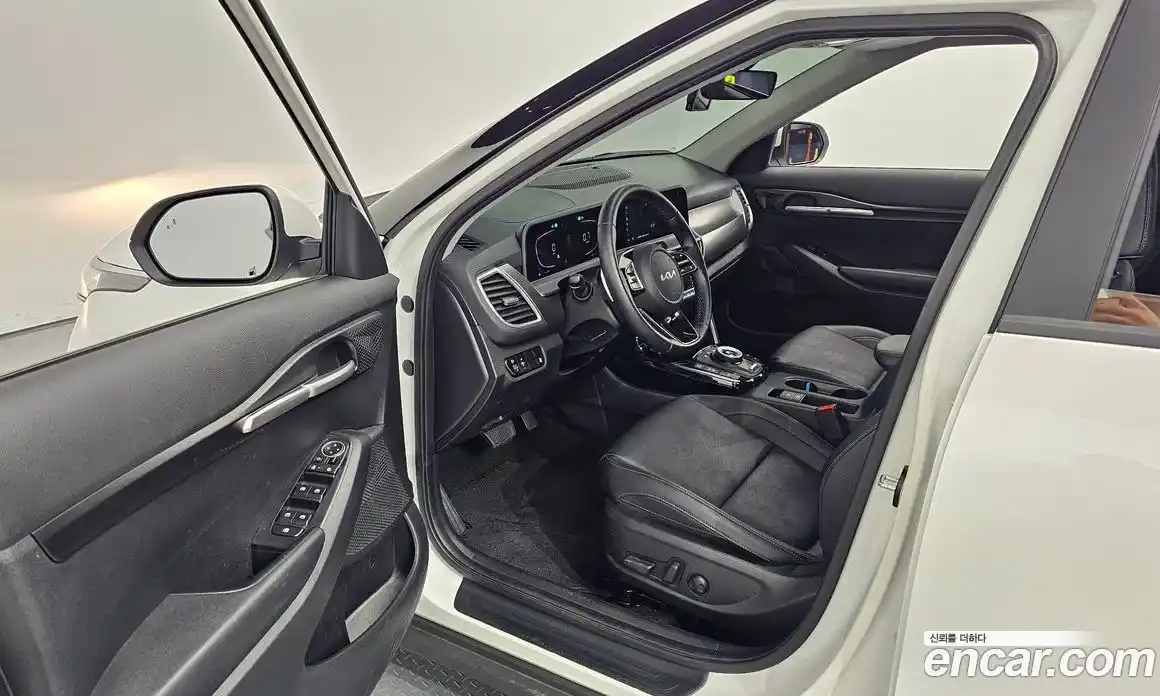 Kia Seltos 2024 1.6 Автомат в Москве № 190142, фото 7