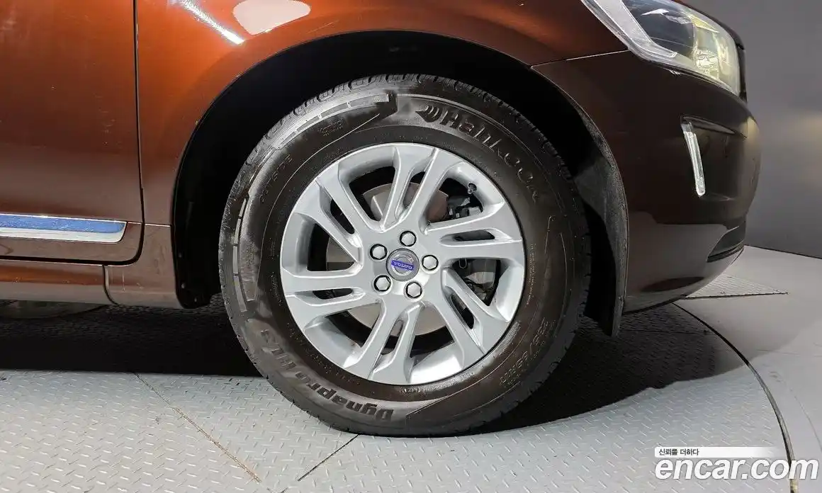 Volvo XC60 2017 2.0 Автомат в Москве № 190881, фото 13