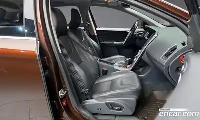 Volvo XC60 2017 2.0 Автомат в Москве № 190881, миниатюра 2