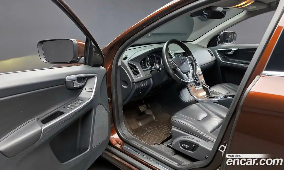 Volvo XC60 2017 2.0 Автомат в Москве № 190881, фото 8