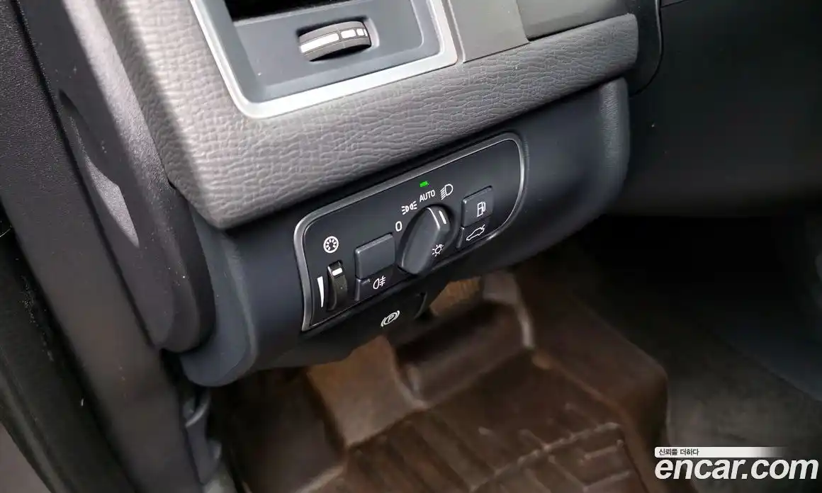 Volvo XC60 2017 2.0 Автомат в Москве № 190881, фото 9