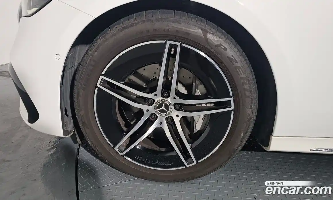 Mercedes-Benz E-Class 2024 2.0 Автомат в Москве № 193855, фото 15