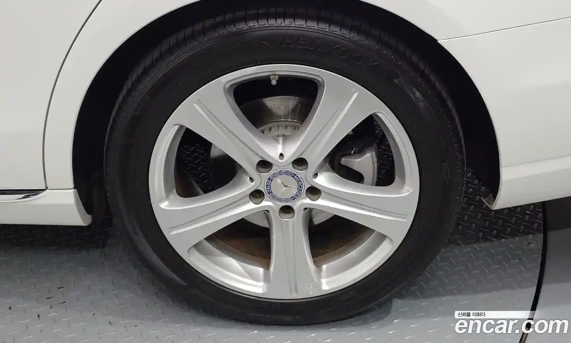 Mercedes-Benz E-Class 2017 1.9 Автомат в Москве № 194653, фото 18