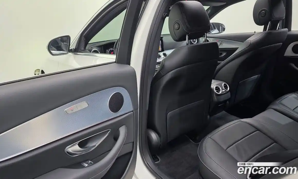 Mercedes-Benz E-Class 2020 2.0 Автомат в Москве № 195534, фото 12