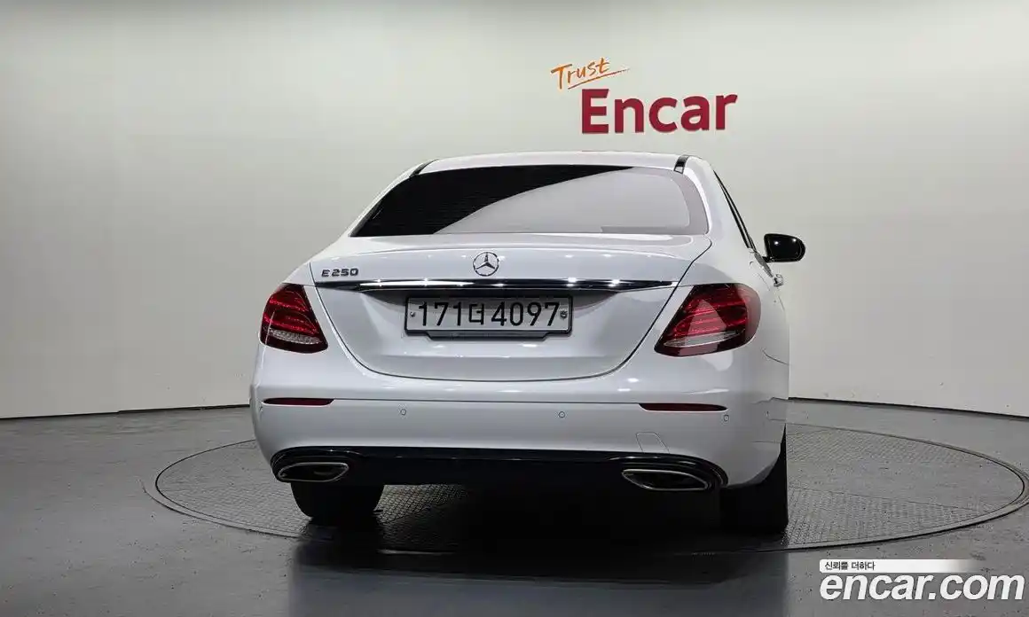 Mercedes-Benz E-Class 2020 2.0 Автомат в Москве № 195534, фото 17